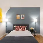 Апартаменти Spacious 2br - Ateneu View - Center *