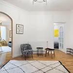 Spacious 2br - Ateneu View - Center Бухарест