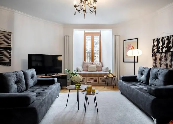 Spacious 2br - Ateneu View - Center * Bucarest