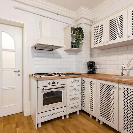 Spacious 2br - Ateneu View - Center شقة