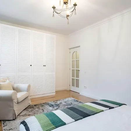 Spacious 2br - Ateneu View - Center Apartament Bukareszt